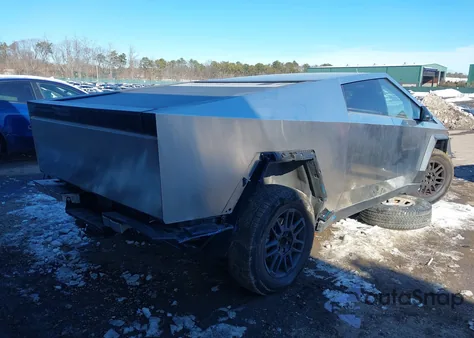 2024 Tesla Cybertruck All-Wheel Drive z USA, uszkodzony, nr VIN 7G2CEHED2RA047919